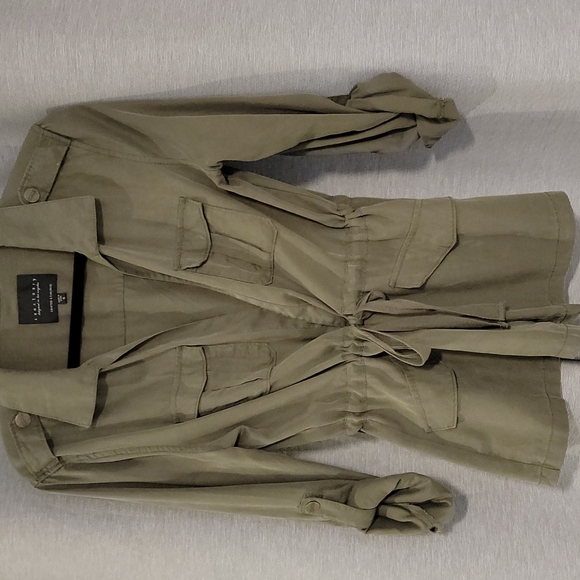 Jacket - Picture 3 of 4